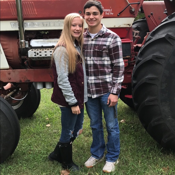 Meet your Posher, Mckenzie - Picture 1 of 1